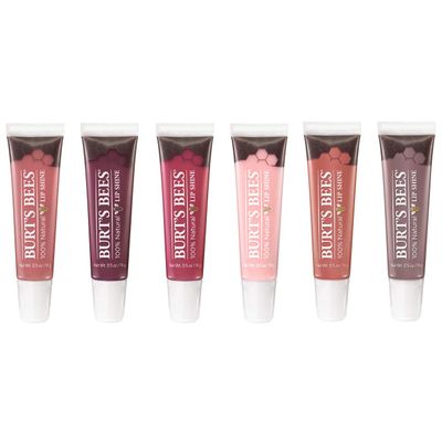 Burt's Bees 100% Natural Lip Gloss, Whisper, 14 g on Sale for $4.97 at Amazon Canada