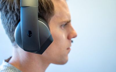 New Alienware 7.1 Gaming Headset | AW510H On Sale for $99.99 at Dell Canada