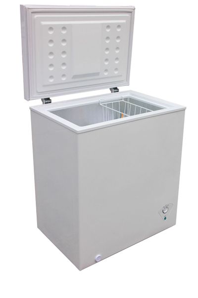 Insignia 5.0 Cu. Ft. Chest Freezer (NS-CZ50WH6-C) - White On Sale for $ 159.95 ( Save $90.00) at Best Buy Canada