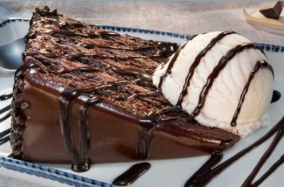 Free Chocolate Wave Cake with $40+ Online Purchase Using New Red Lobster Promo Code