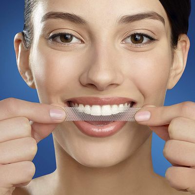 Crest 3D White Whitestrips Glamorous White Teeth Whitening (28 Treatments) on Sale for $ 59.99 (Save $ 40.00) at Amazon Canada
