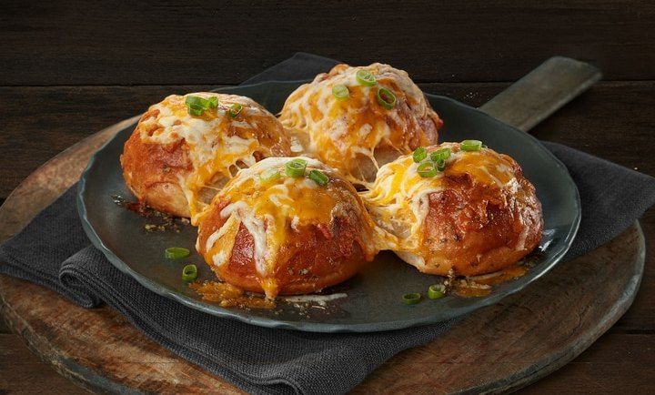 Pull-Apart Garlic Cheese Loaf at Swiss Chalet Pull-Apart Garlic Cheese Loaf at Swiss Chalet
