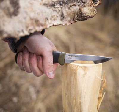 Morakniv Companion Heavy Duty Knife with Sandvik Carbon Steel Blade 0.125/4.1-Inch on Sale for $ 21.25 (Save $ 11.75) at Amazon Canada