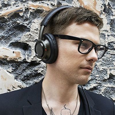 Philips L2BO/27 Fidelio High Fidelity Headphones with Mic and Memory Foam Cushioning, Black/Orange on Sale for $ 134.77 at Amazon Canada