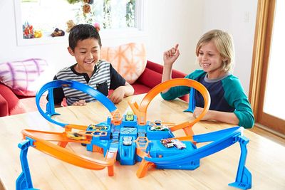 Hot Wheels Criss Cross Crash Track Set on Sale for $ 38.00 at Amazon Canada