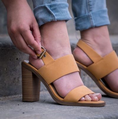 GLOBO Shoes Canada Deals: Save 40% OFF Sandals for Women + 25% OFF Handbags + More