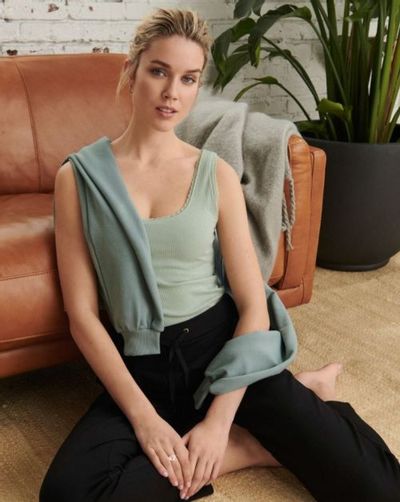 RW&CO. Canada Deals: Save Up to 60% OFF + Extra 30% OFF Sale + 40% OFF Jumpsuits & Dresses + More