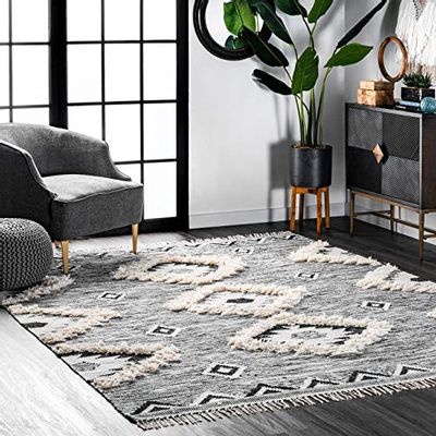 nuLOOM Savannah Moroccan Fringe Area Rug, 6' x 9', Black $234.62 (Reg $298.06)