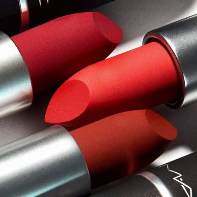 MAC Cosmetics Canada Deals: Save 30% OFF Matte Lipstick Duos + FREE Lipstick w/ Your Order $70+