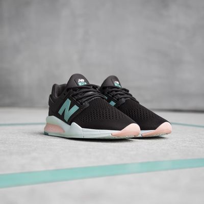 New Balance Canada Sale: Save Up to 30% Off + Free Shipping