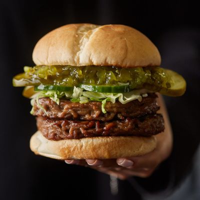 Harvey’s Canada Promo: Angus or Lightlife Plant-Based Burger for $3