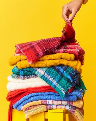 Old Navy Canada Deals: Today Only 40% Off Clearance + 50% Off All Sweaters + 25% Off Purchase + More