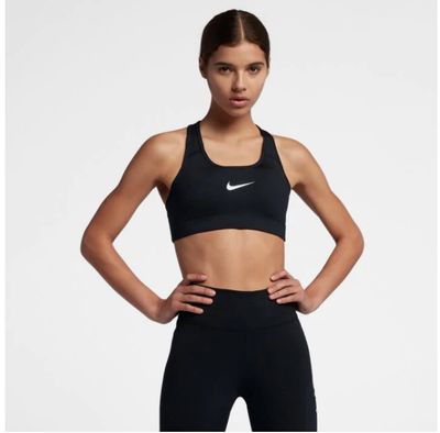 Hudson’s Bay Canada Sale: Save 20% off Select Nike Sneakers & Clothes!