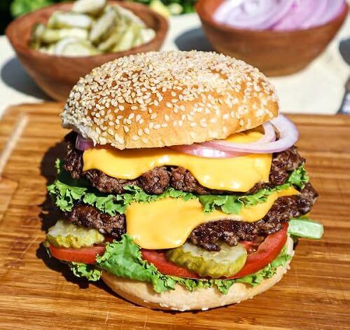 Amazon.ca: Cuisinart Smash Burger Kit $24.99 from $39.99