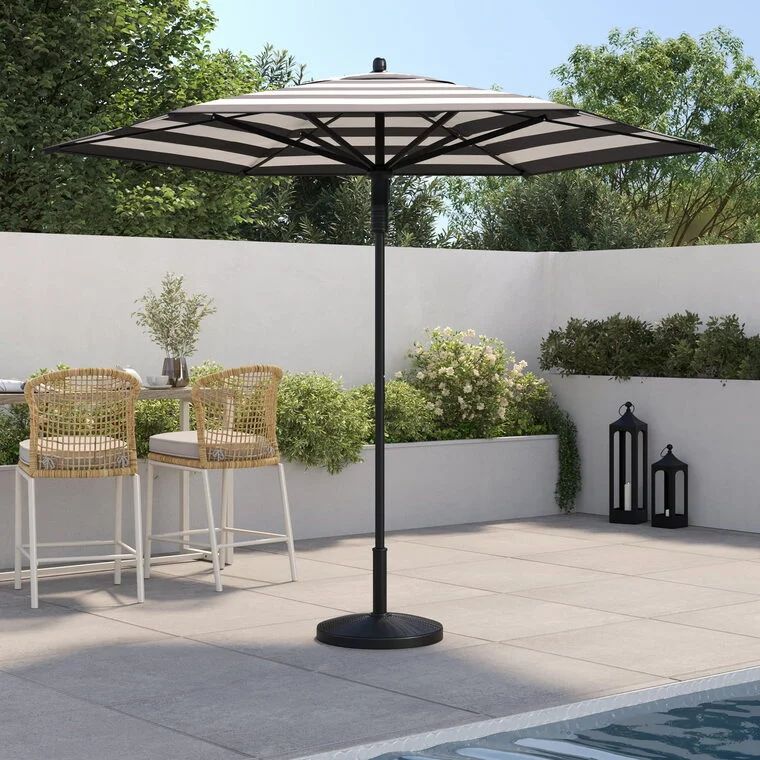 Walmart: HOMETRENDS 7.5 ft. Round Push-Up Market Patio Umbrella $34.00 (reg. $69.98)