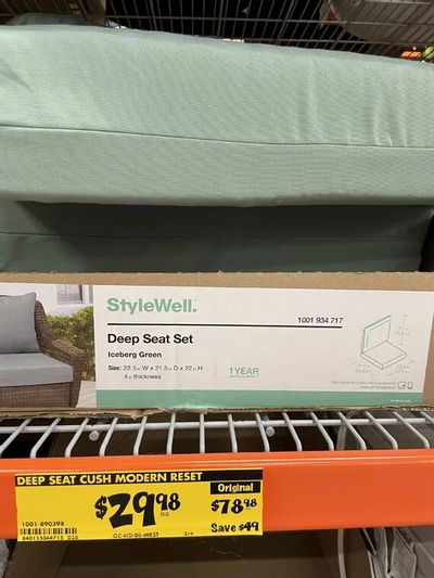 Home Depot: Outdoor Chair and Lounge Pillows - Clearance