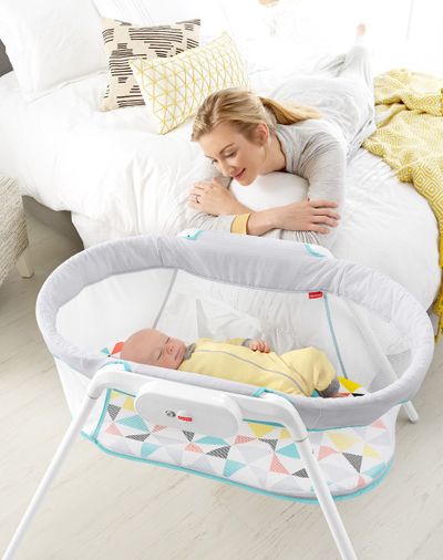 Fisher-Price Stow 'n Go Bassinet on Sale for $ 79.99 at Amazon Canada