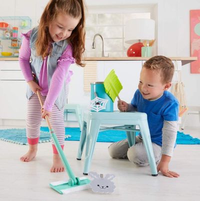 Fisher-Price Clean-up and Dust Set On Sale for $ 7.48 (Save $ 7.51) at Amazon Canada  