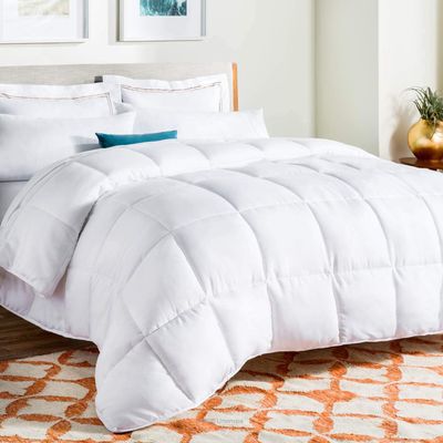 Linenspa All-Season Down Alternative Quilted Comforter - Hypoallergenic - Plush Microfiber Fill - Machine Washable On Sale for $39.06 (Save $15.43) at Amazon Canada