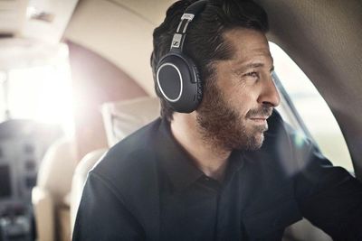 Sennheiser PXC 550 Wireless NoiseGard Adaptive Noise Cancelling, Bluetooth Headphone with Touch Sensitive Control and 30-Hour Battery Life on Sale for $ 259.95 (Save $ 38.04) at Amazon Canada