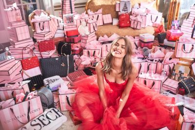 Victoria’s Secret Canada Black Friday Sale: Buy 1 Get 1 FREE Sitewide + More